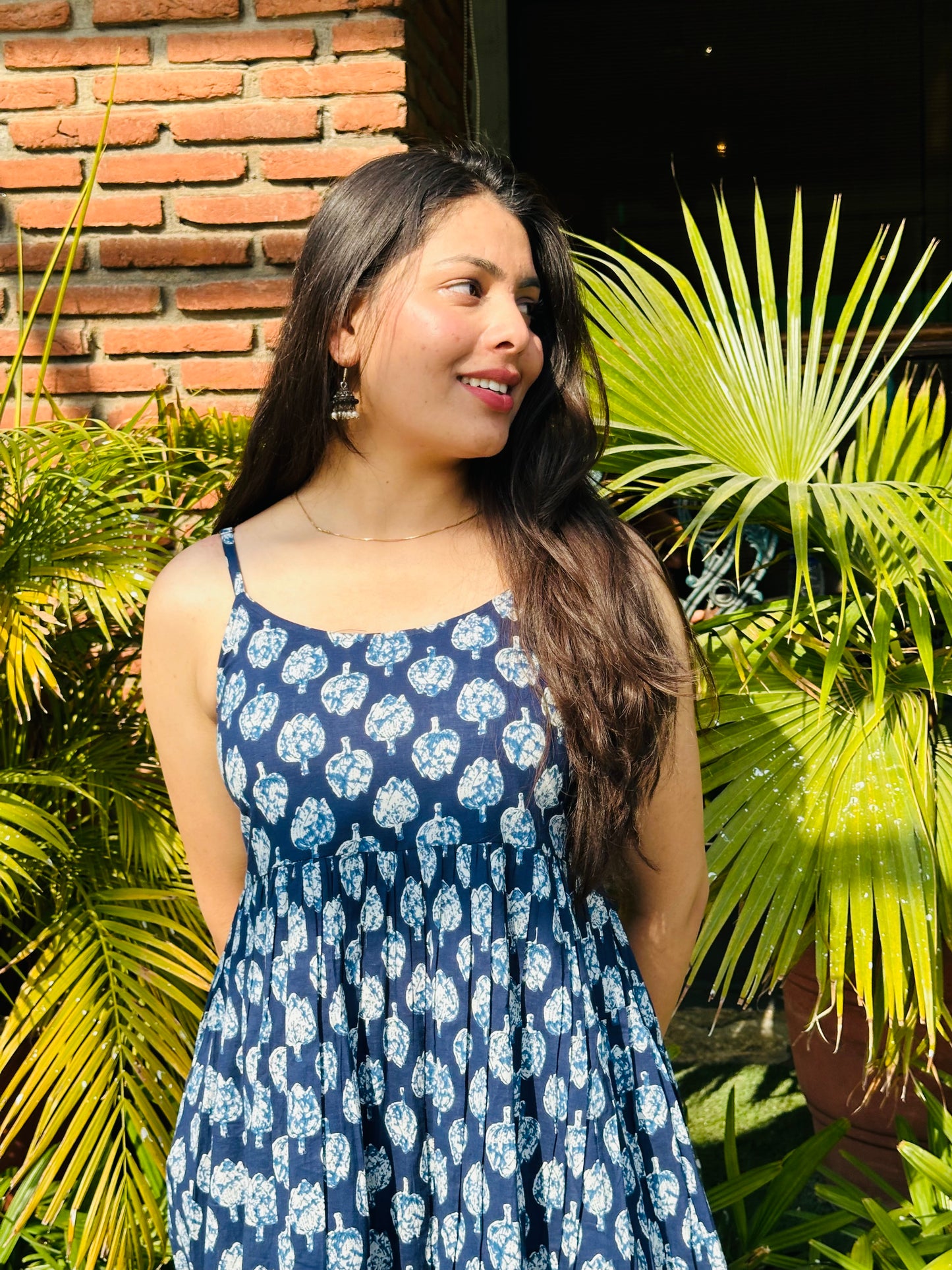 इंडिगो मोटिफ प्रिंटेड ड्रेस