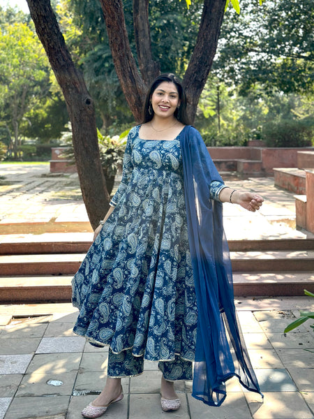 Indigo paisley heavy flair suit set - Jonaya