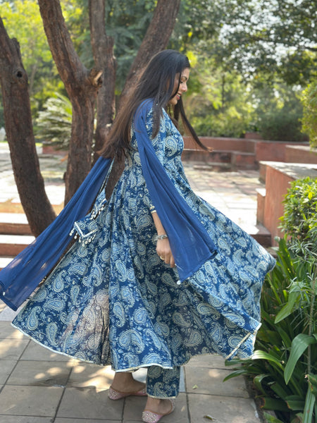 Indigo paisley heavy flair suit set - Jonaya