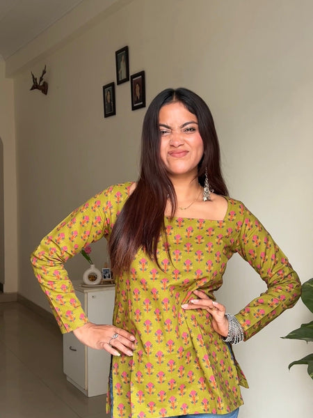 Green patels straight short kurti Jonaya