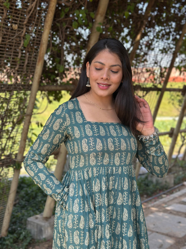 Blooming Paisley Flared Kameez - Jonaya