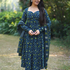 Blue green hearts flare suit set Jonaya