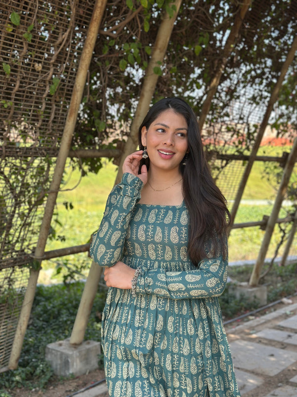 Blooming Paisley Flared Kameez - Jonaya