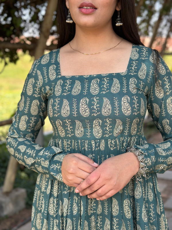 Blooming Paisley Flared Kameez - Jonaya