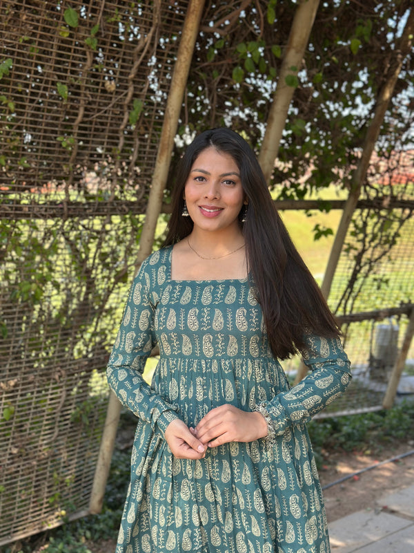 Blooming Paisley Flared Kameez - Jonaya