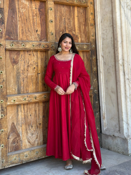Shagun Laal Lux suit set - Jonaya