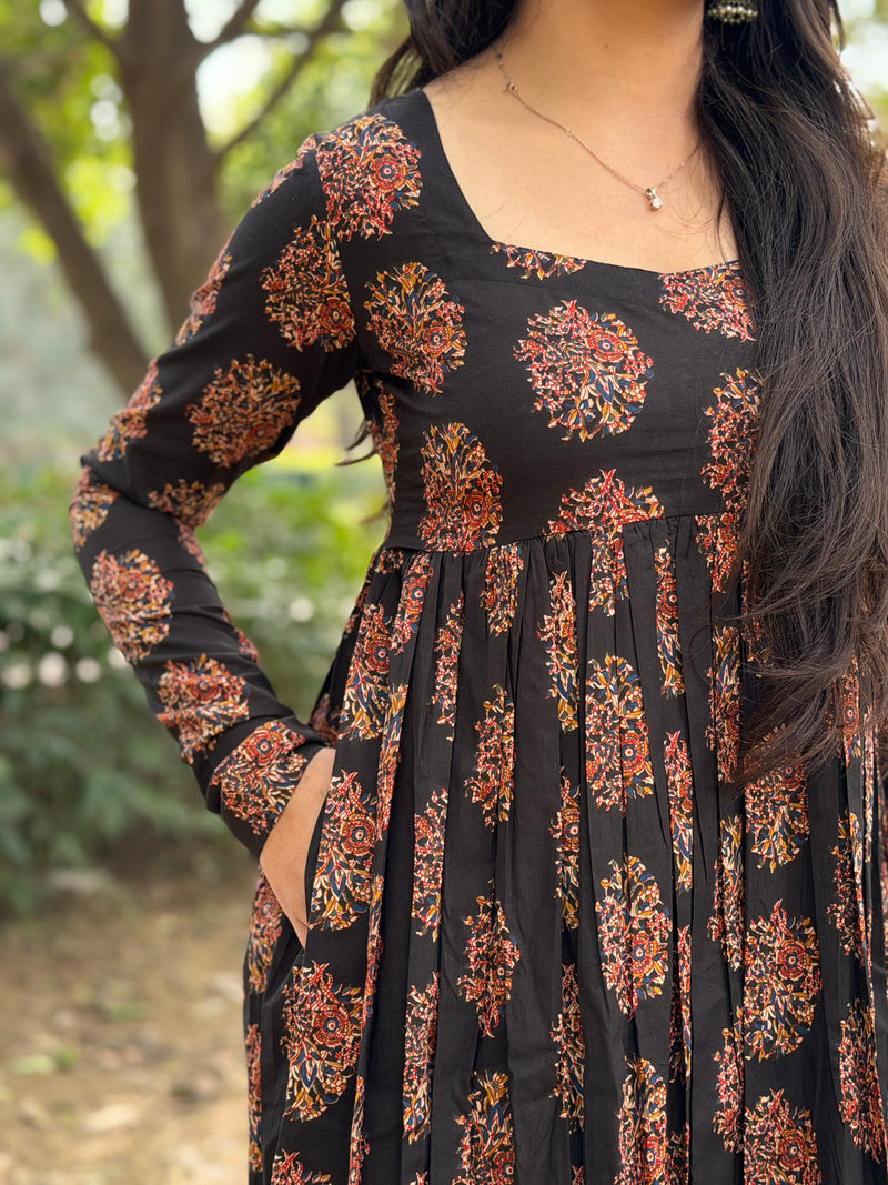 Black Red front slit kameez Jonaya