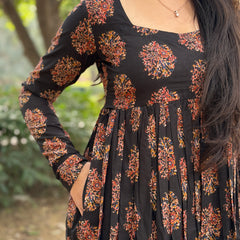 Black Red front slit kameez Jonaya