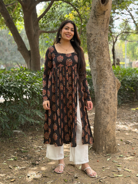 Black Red front slit kameez Jonaya