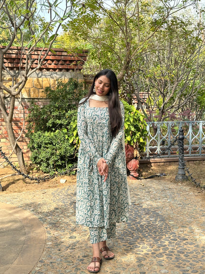 महासागर हरा पैस्ले घेर सूट सेट