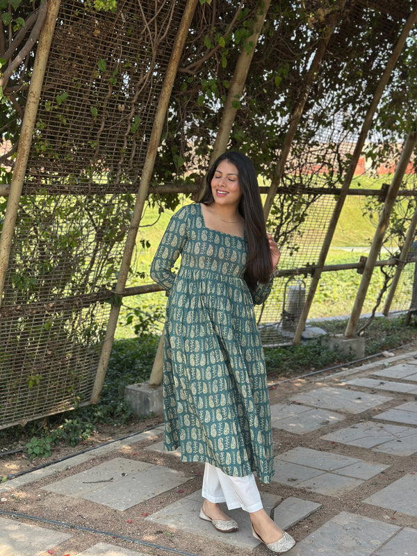 Blooming Paisley Flared Kameez - Jonaya