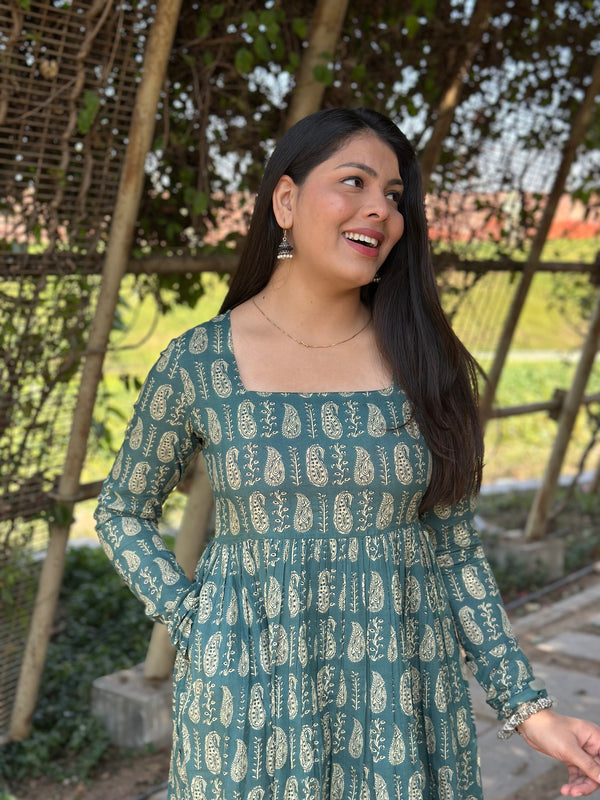 Blooming Paisley Flared Kameez - Jonaya