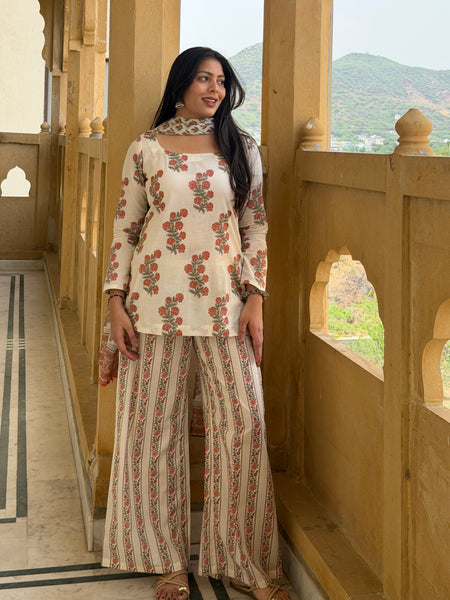 White peach boota Y2k fit Jonaya