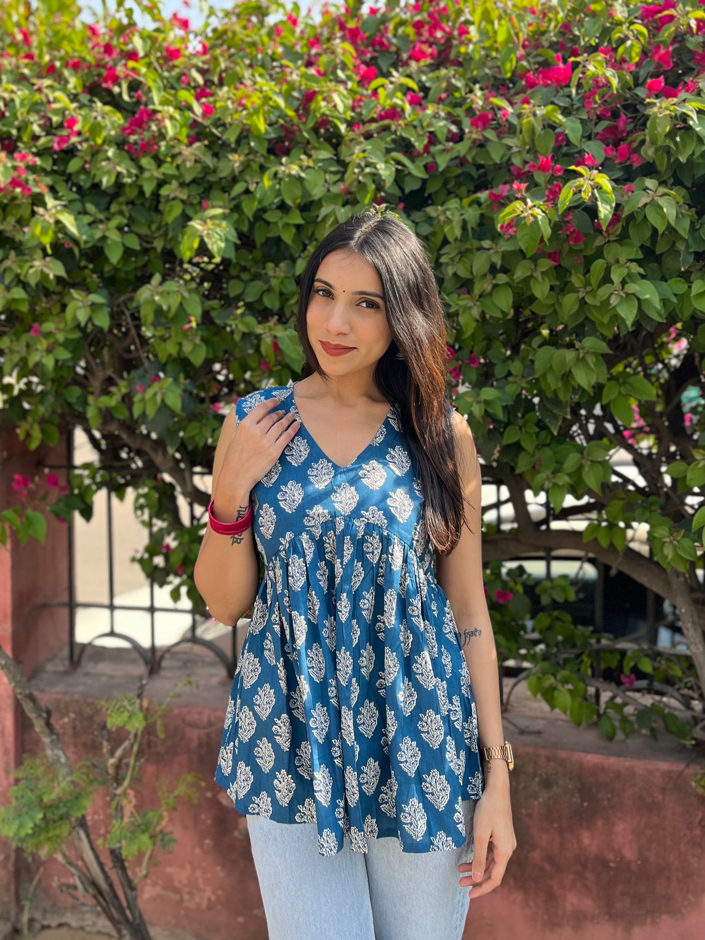 पुष्प ब्लॉक पेप्लम टॉप