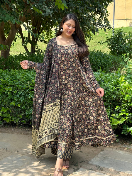 Black garden Umbrella lace suit set - Jonaya