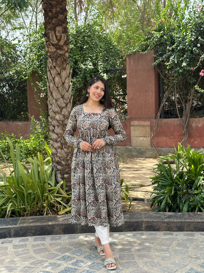 ग्रीष्मकालीन क्रश पूर्ण आस्तीन कमीज
