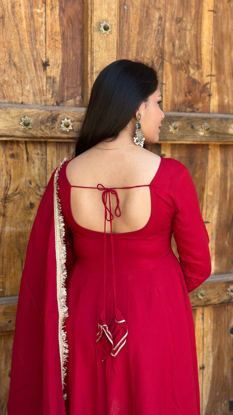 Shagun Laal Lux suit set - Jonaya