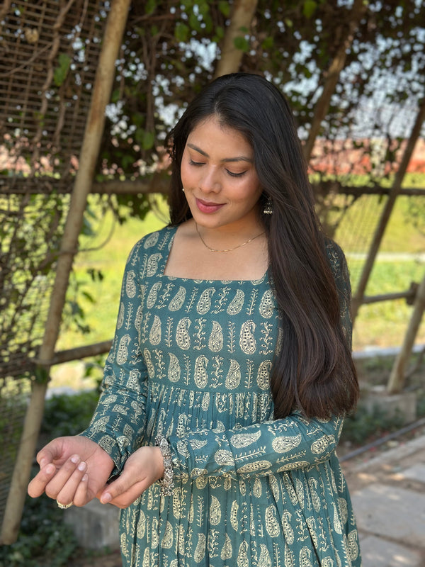 Blooming Paisley Flared Kameez - Jonaya