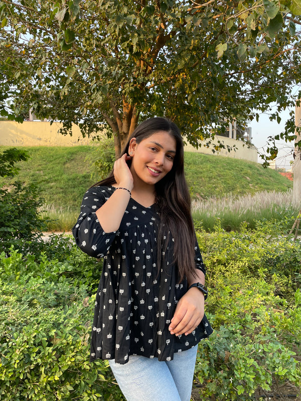 Black motif peplum top - Jonaya