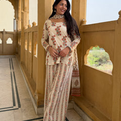 White peach boota Y2k fit Jonaya