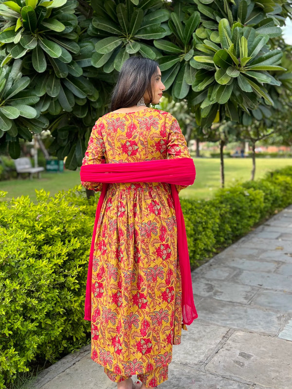 Yellow floral Mohini Suit Set - Jonaya