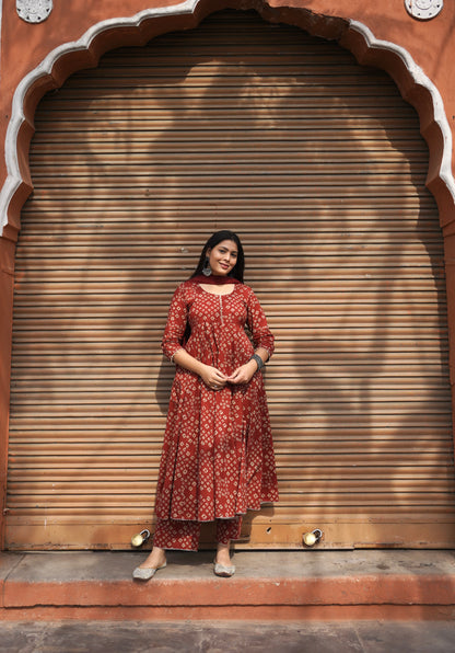 Red bandhej flared suit set