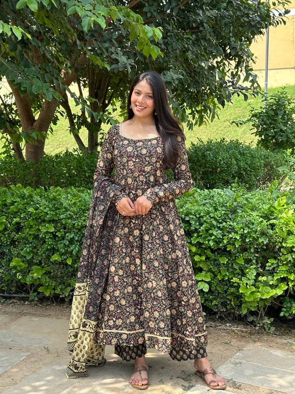Black Garden Lace Anarkali Suit Set - Jonaya
