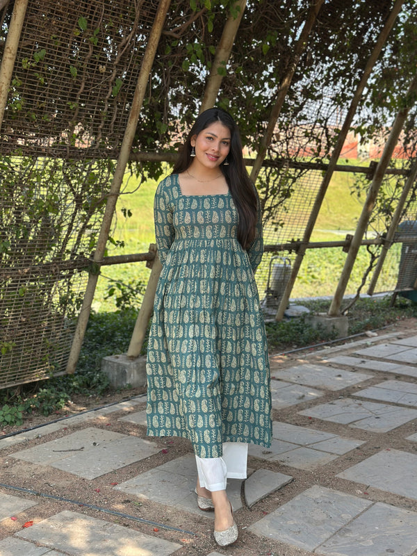 Blooming Paisley Flared Kameez - Jonaya