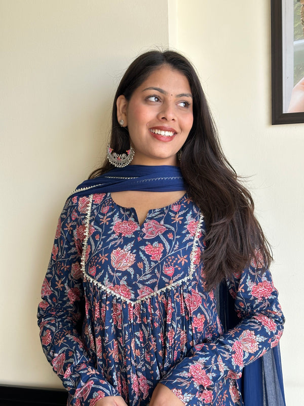 Pink Rose Lace Flare Suit Set - Jonaya