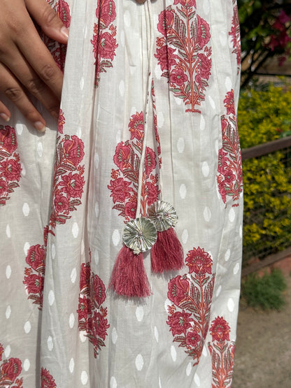 Angrakha-Anzugset mit rosa Blüten
