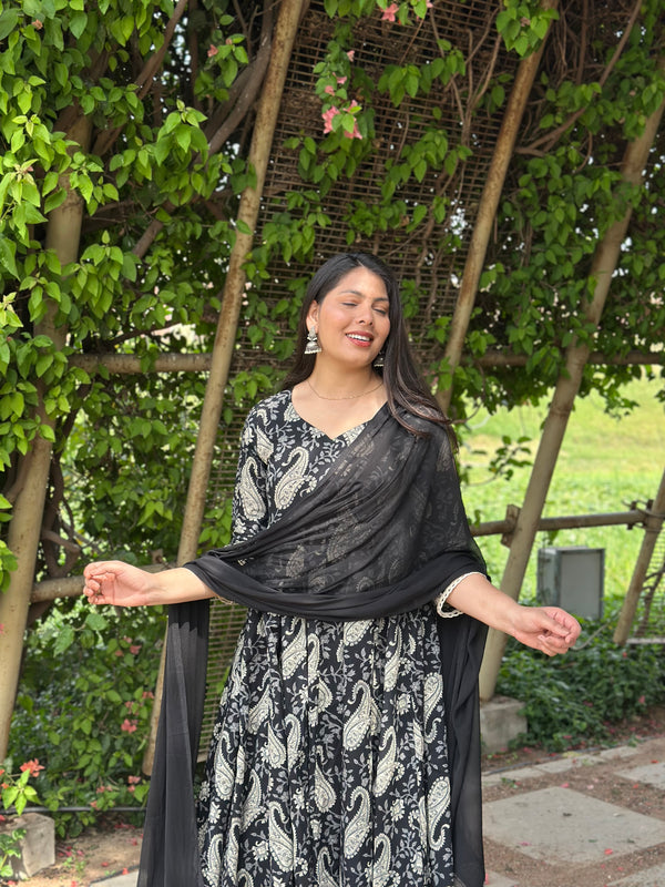Flory Black Grey Paisley Lace Anarkali Suit Set - Jonaya