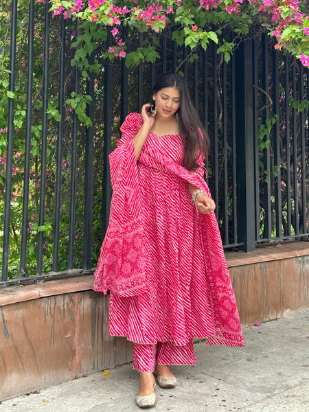 Pink Laheriya gher suit set - Jonaya