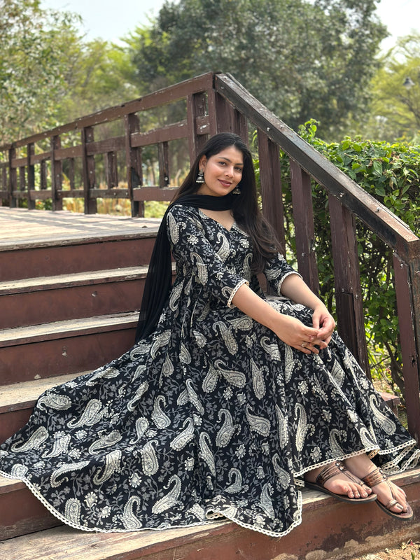 Flory Black Grey Paisley Lace Anarkali Suit Set - Jonaya