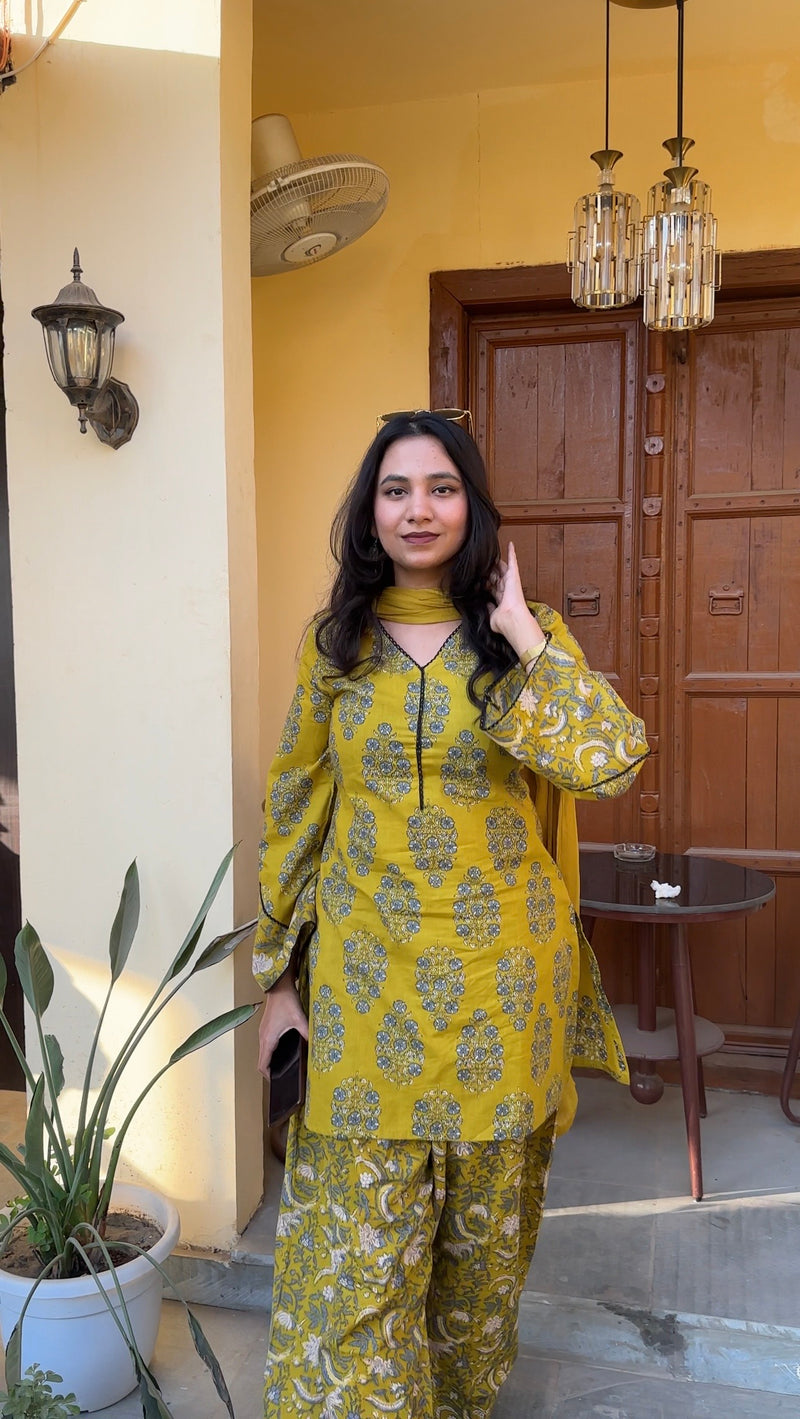 Spring Green black Farshi set