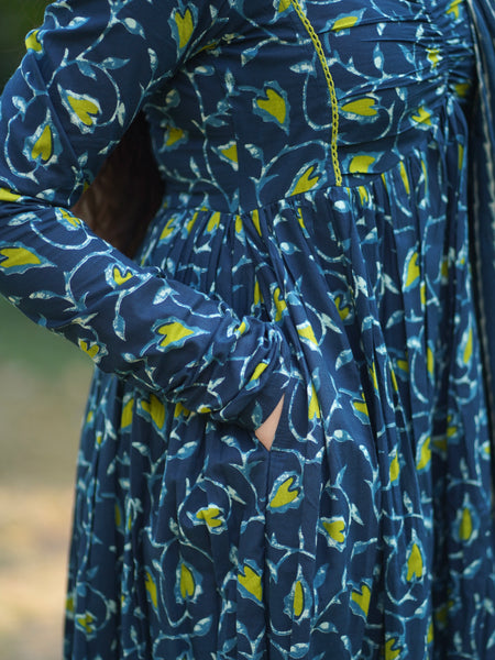 Blue green hearts flare suit set Jonaya