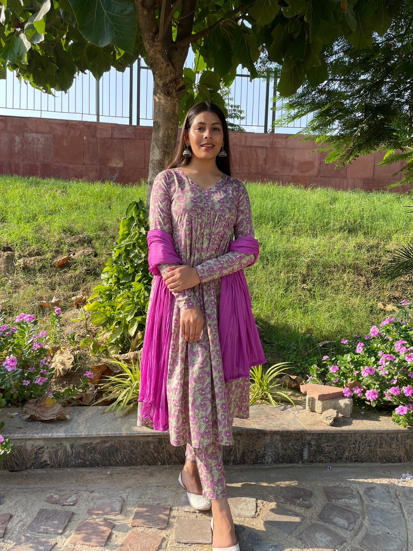 Lila-grünes Mohini-Anzug-Set