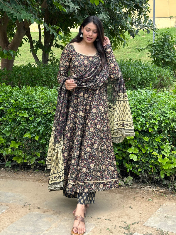 Black Garden Lace Anarkali Suit Set - Jonaya