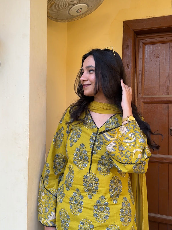 Spring Green black Farshi set