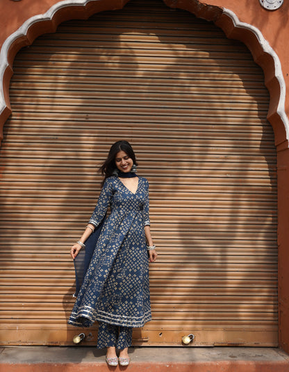 Blue bhandej flare suit set