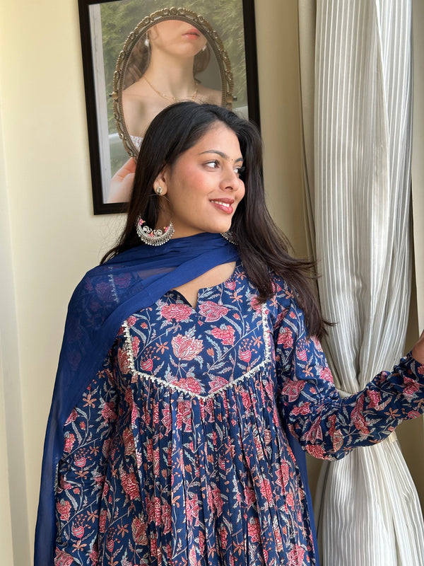 Pink Rose Lace Flare Suit Set - Jonaya