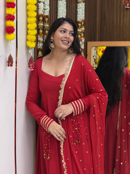 Laal gota ghunghru Anarkali set Jonaya