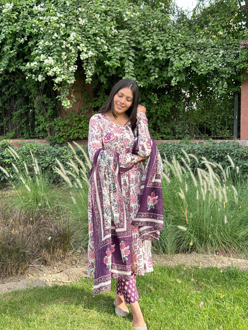 Creamy wine garden suit set - Jonaya