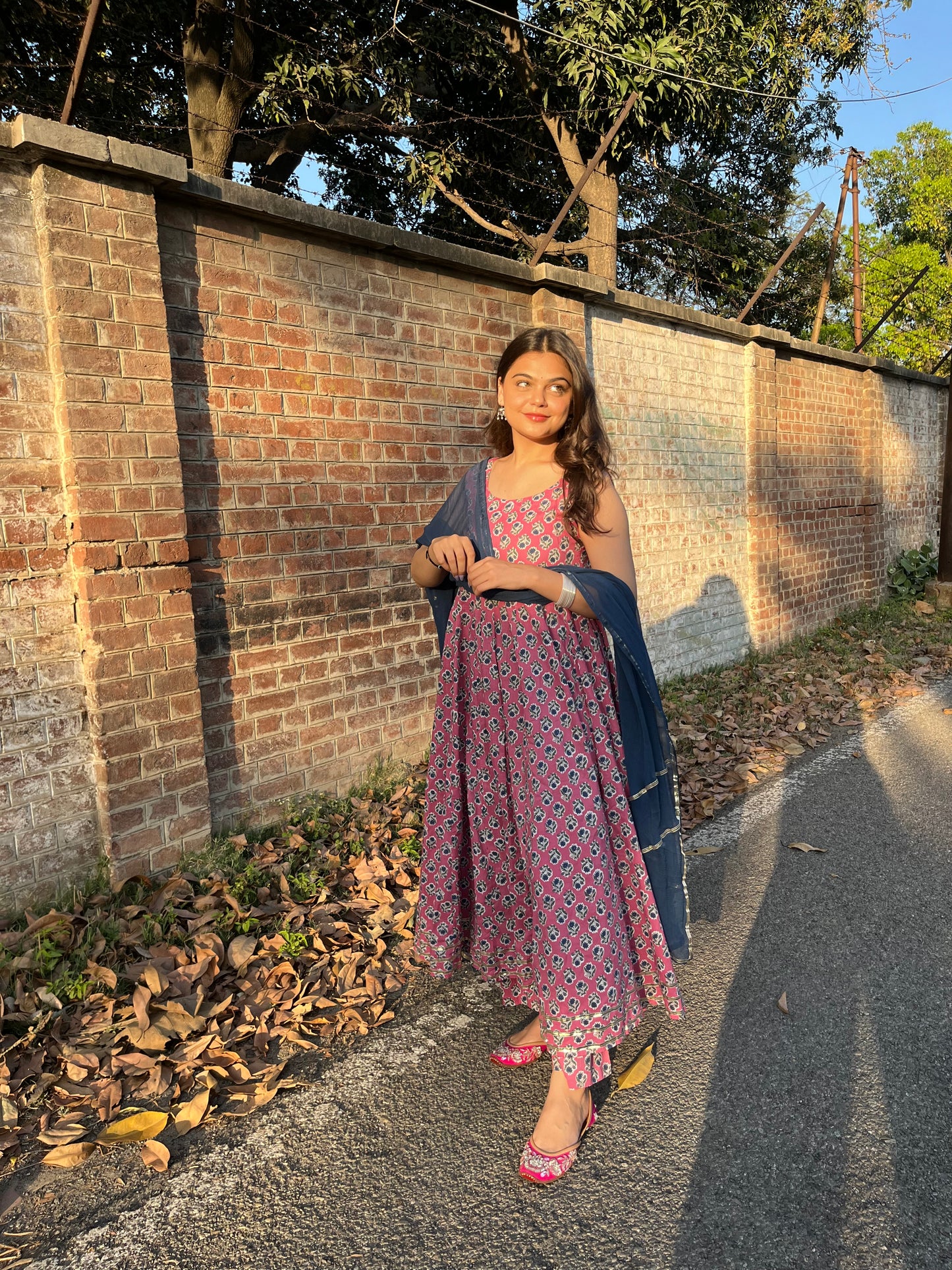 Pink indigo motif gher suit set