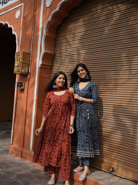 Red bandhej flared suit set - Jonaya
