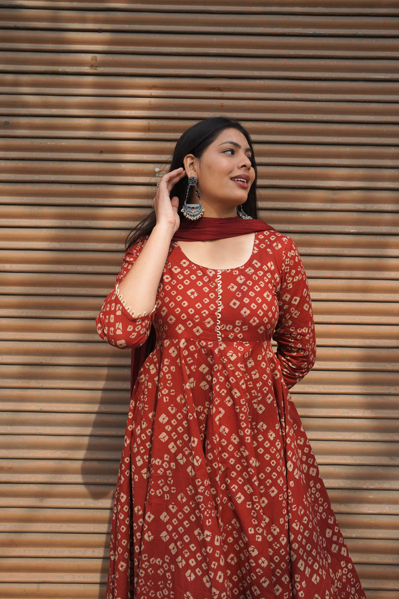 Red bandhej flared suit set - Jonaya