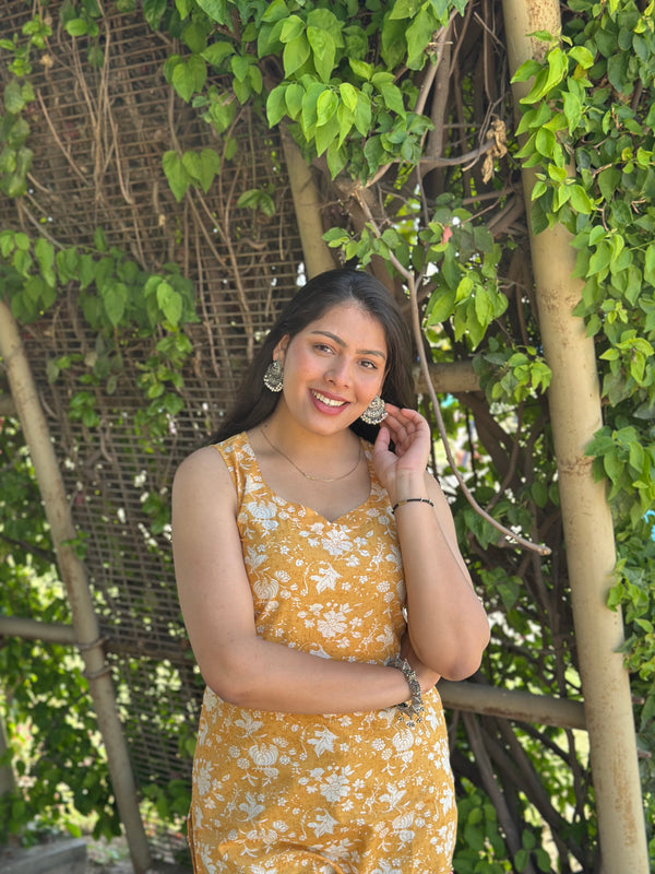 Yellow Noor Floral Straight Kameez - Jonaya