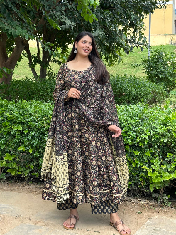 Black Garden Lace Anarkali Suit Set - Jonaya