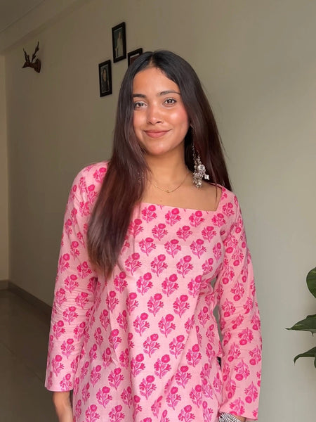 Bahaar straight short kurti Jonaya