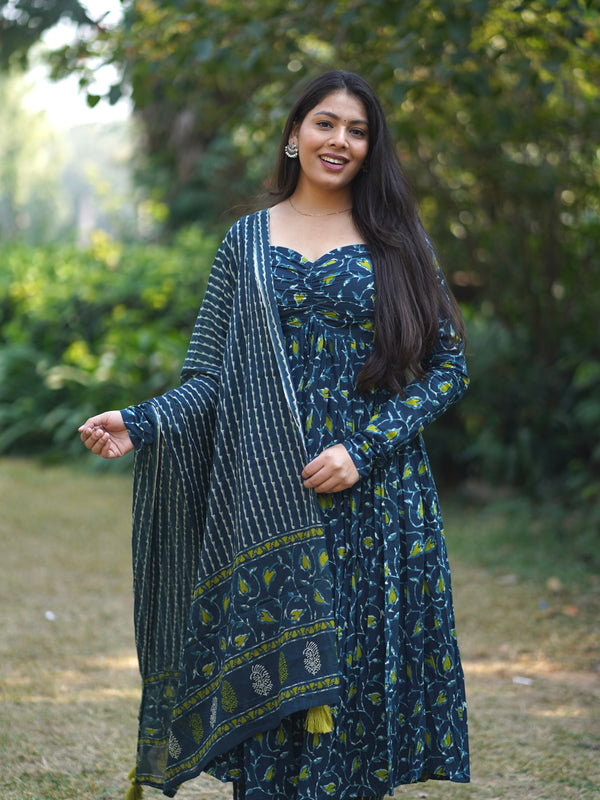 Blue green hearts flare suit set Jonaya