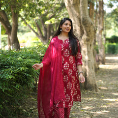 Red block floral straight suit set - Jonaya